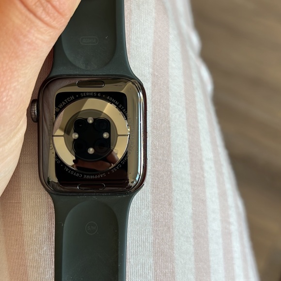 New apple watch series 6 in titanium - Picture 5 of 5